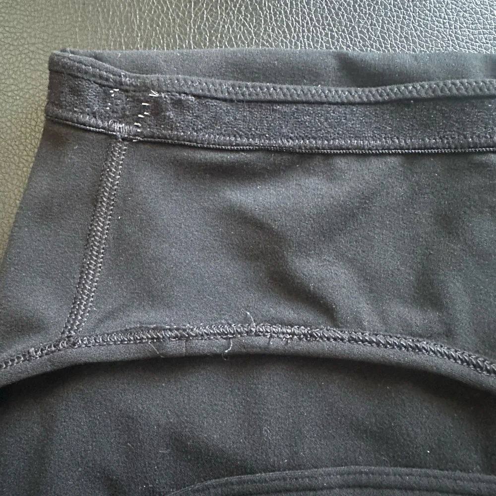 Vuori Black Scoop Neck Lightweight Sports Bra XS - Picture 4 of 4